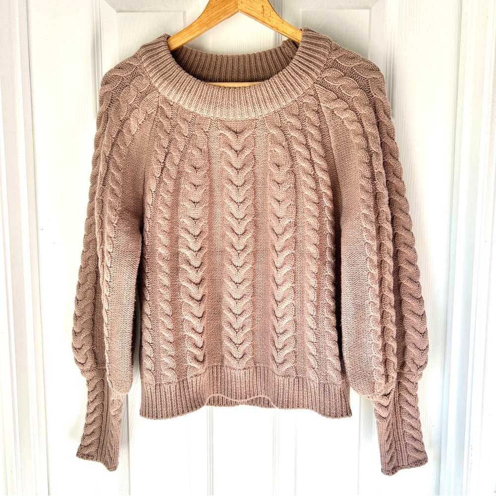 Evereve Chunky Cable Knit Sweater